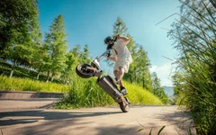 Чист електрически скутер